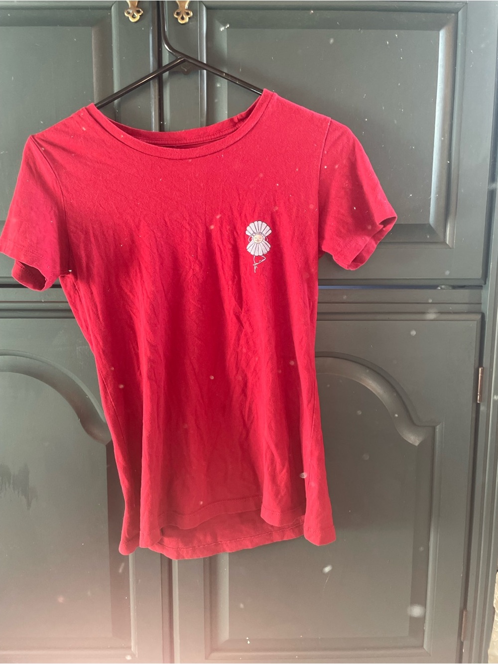 Red Short-Sleeve Tee with Shell Motif